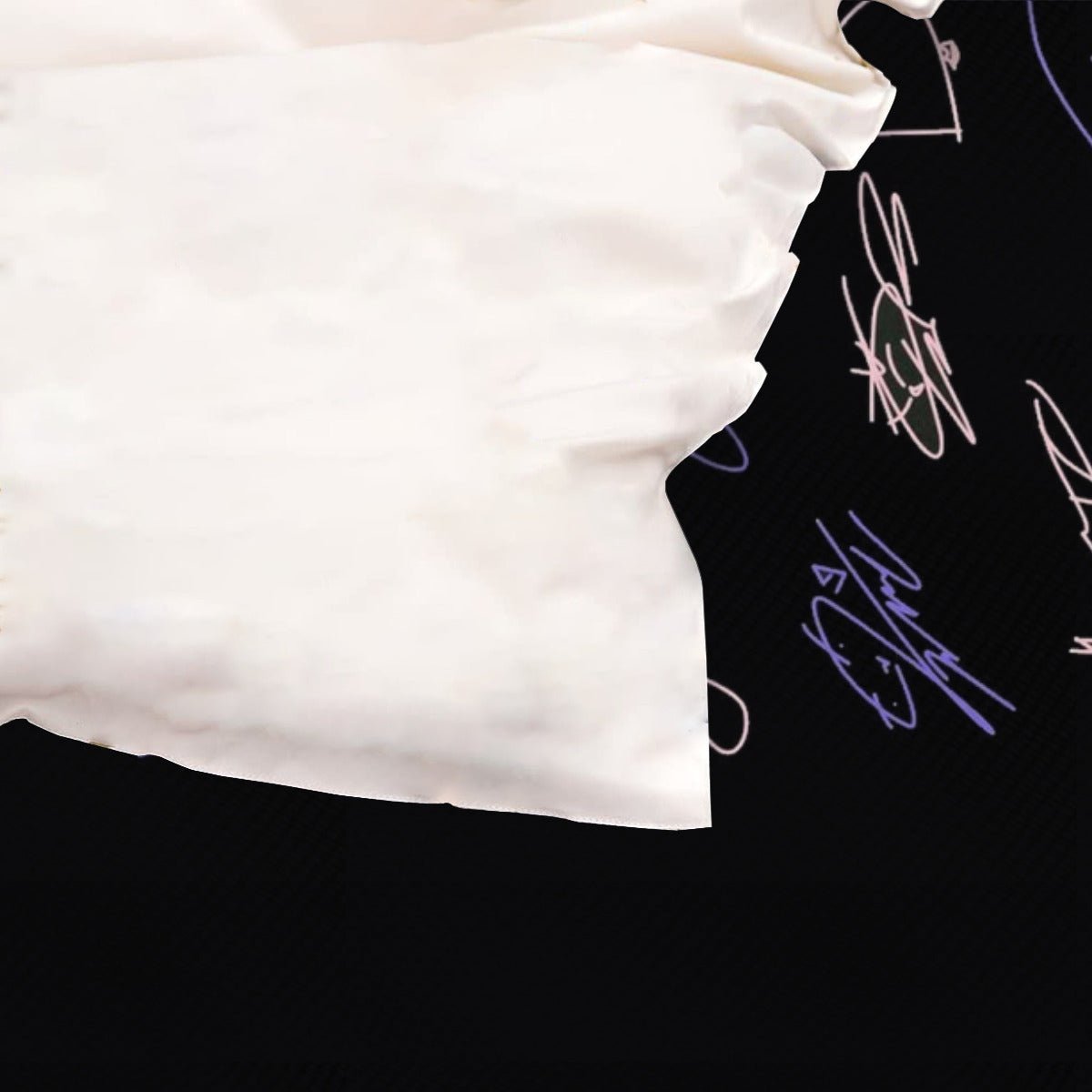 Seventeen Themed Logo & Signatures Bedding - 3 piece set including Duvet with 2 pillowcases! - Beyond The Shoppe