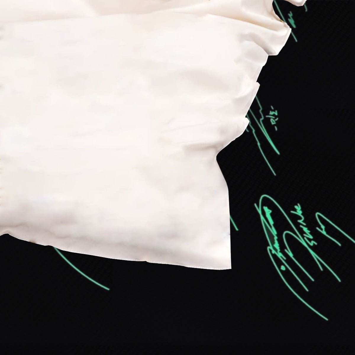 Shinee Themed Logo & Signatures Bedding - 3 piece set including Duvet with 2 pillowcases! - Beyond The Shoppe